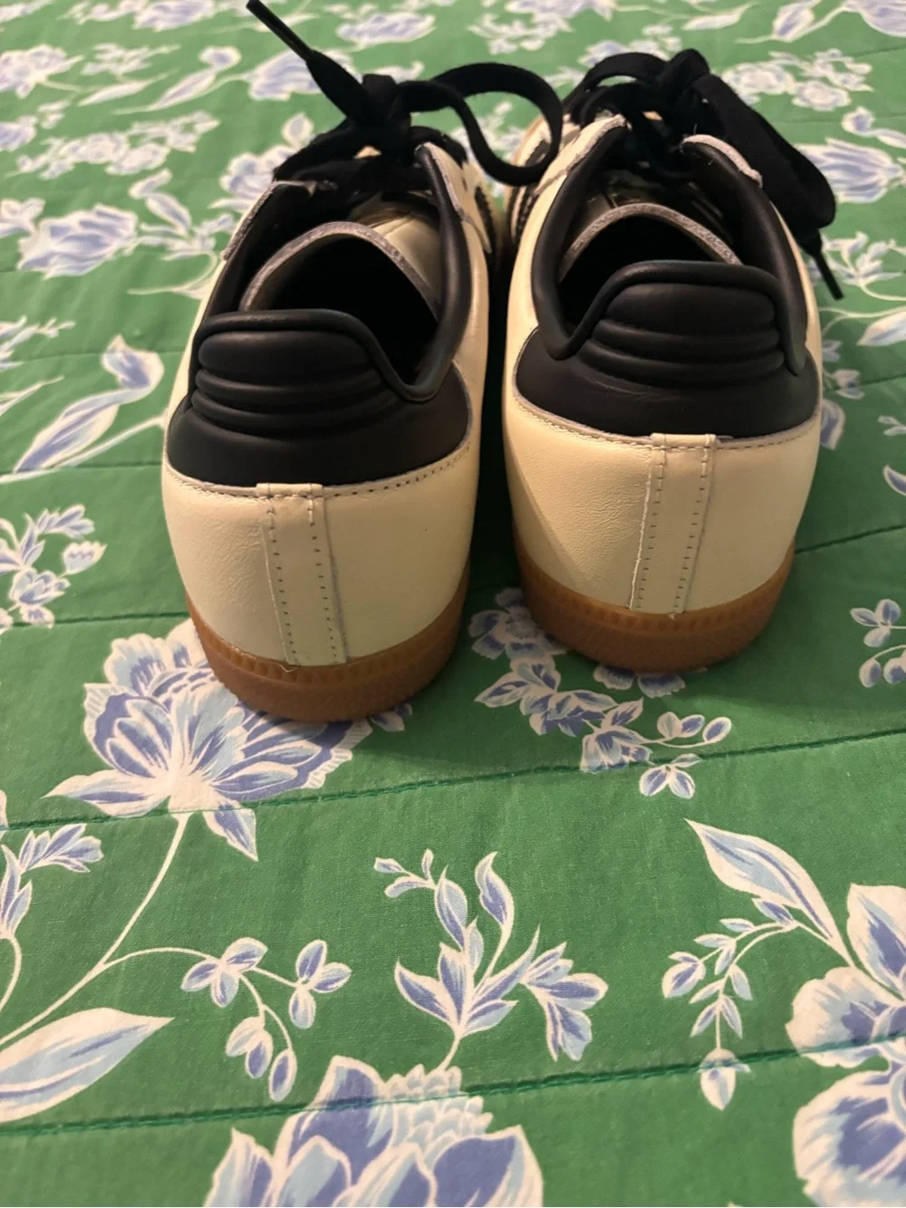 adidas Sambas Cream and Black Retro Trainer with Gold Logo - Picture 3 of 4